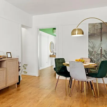 Luxos Si Incapator Apartment Bucharest